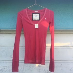Abercrombie & Fitch Red V-neck long sleeve tee
